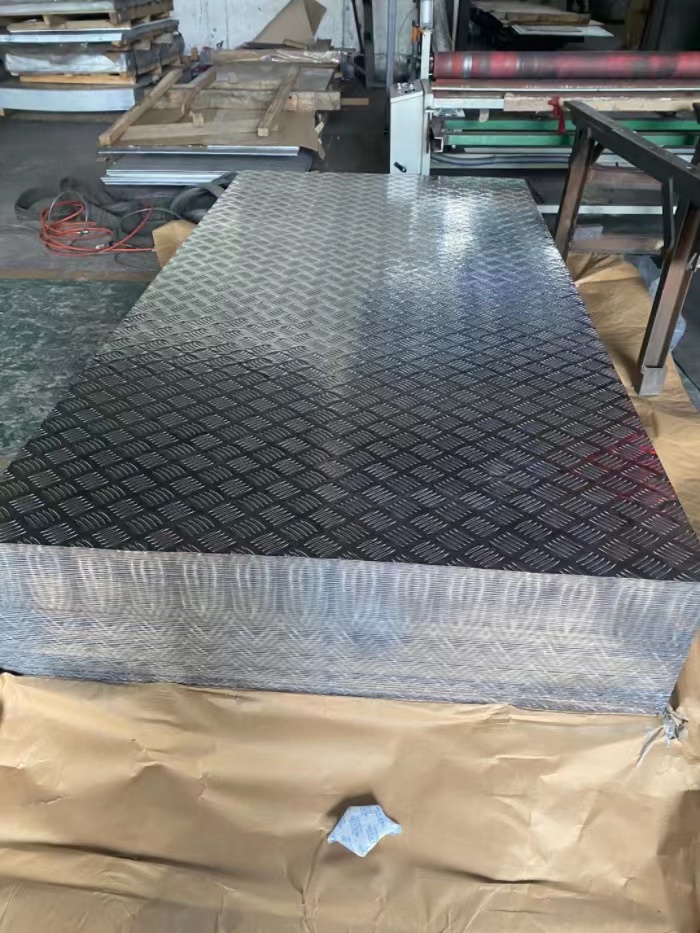 Non-slip aluminum plate